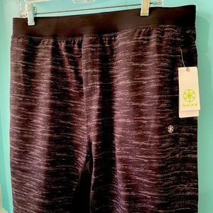 Gaiam Karma Short Spacedye Print